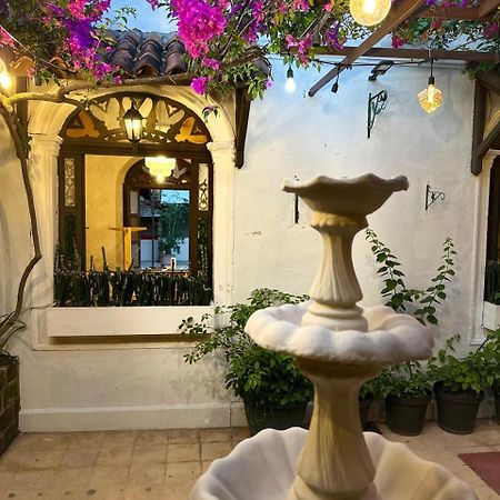 Hostal Velvet Plaza Santa Ana Exterior foto