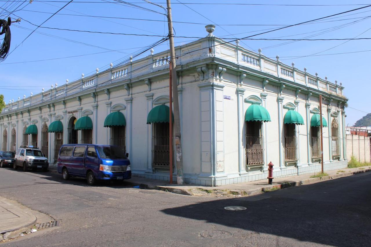 Hostal Velvet Plaza Santa Ana Exterior foto